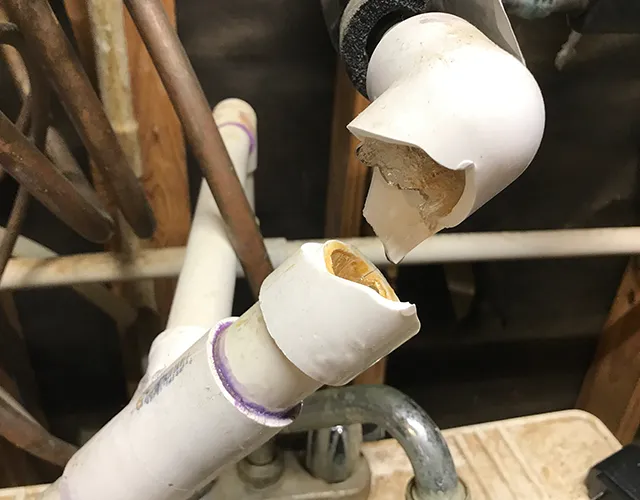 Dean Leith Plumbing - Lincoln IL - Frozen and Burst Pipe repair and replacement plumbing services